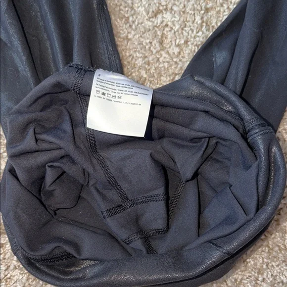 Lululemon Black Shine leggings size 4! - Picture 5 of 7